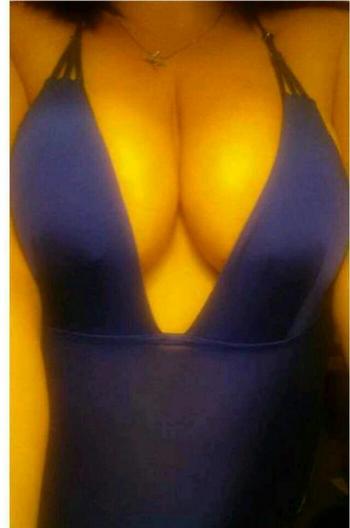 , 25  female escort, Toronto