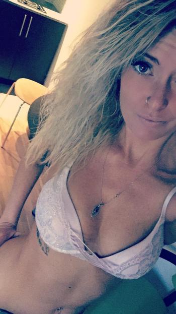, 24  female escort, Toronto