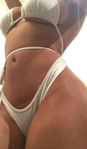 , 21 Latino/Hispanic female escort, Toronto