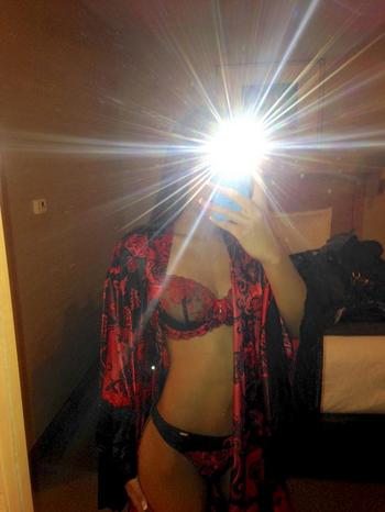 , 21  female escort, Toronto