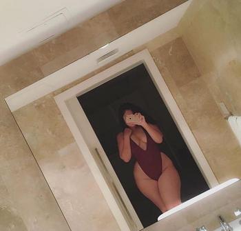 , 20  female escort, Toronto