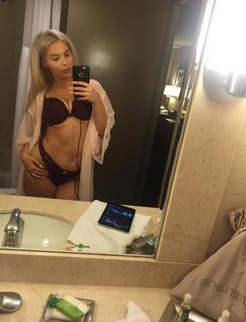 , 21  female escort, Toronto