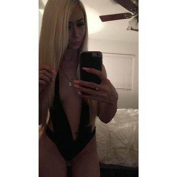 , 23  female escort, Toronto
