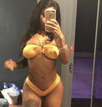 , 20  female escort, Toronto