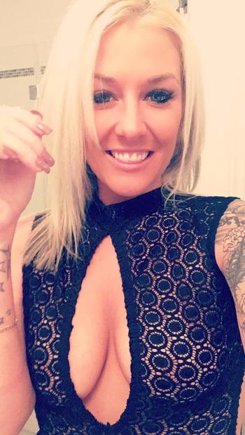 , 22  female escort, Toronto