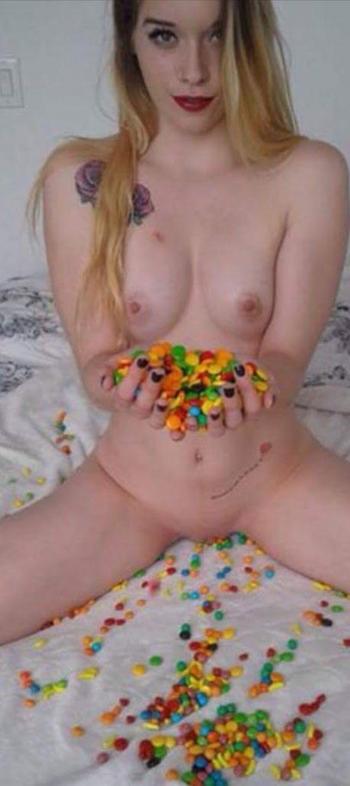 , 20  female escort, Toronto