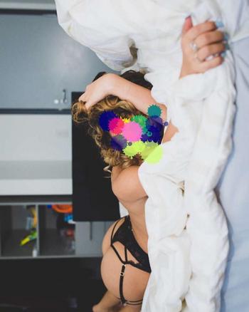 , 19  female escort, Toronto