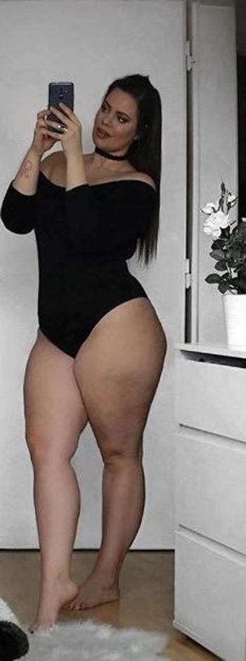 , 22  female escort, Toronto