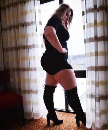 , 22  female escort, Toronto