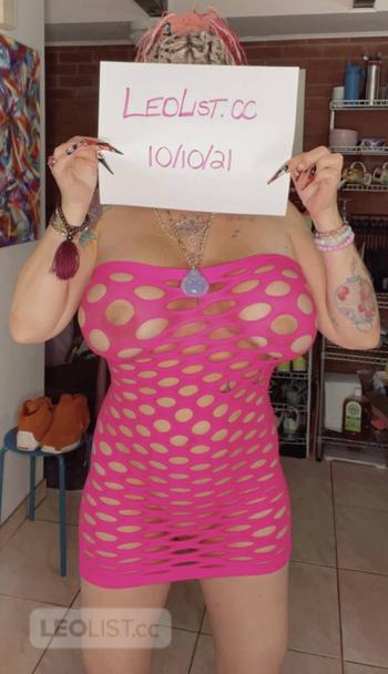 Bentley Baddie, 42 Caucasian/White female escort, City of Toronto