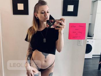 william october, 24 Caucasian/White female escort, City of Toronto