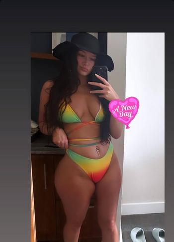 Laura, 28 Caucasian/White female escort, Toronto