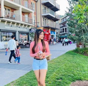 KAVYA, 21 Indo Canadian female escort, Toronto