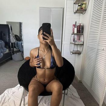Bella, 20 Mixed female escort, Toronto