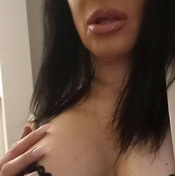 Lena Fires, 39 Caucasian/White female escort, Toronto