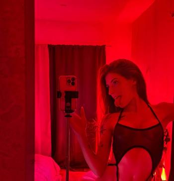 Emma, 20 Caucasian/White female escort, Toronto