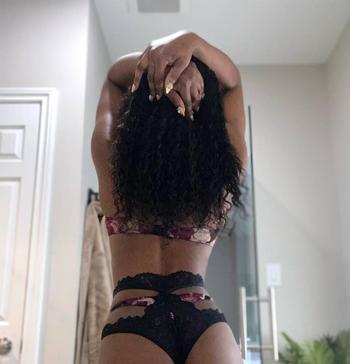 Layla Xo, 25 Black female escort, Toronto