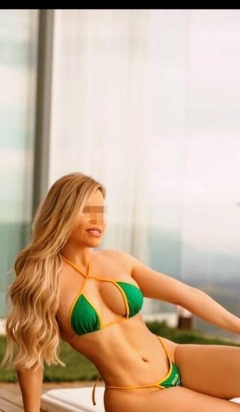 Bella Brazil, 25 Latino/Hispanic female escort, Toronto