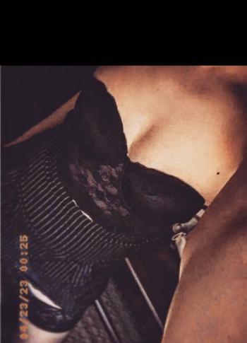Nazanin, 36 Middle Eastern female escort, Toronto