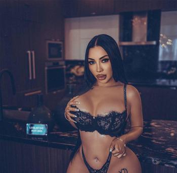 London, 26 Mixed female escort, Toronto