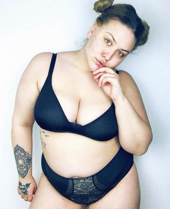 289-803-5891, 23 Caucasian female escort, Toronto